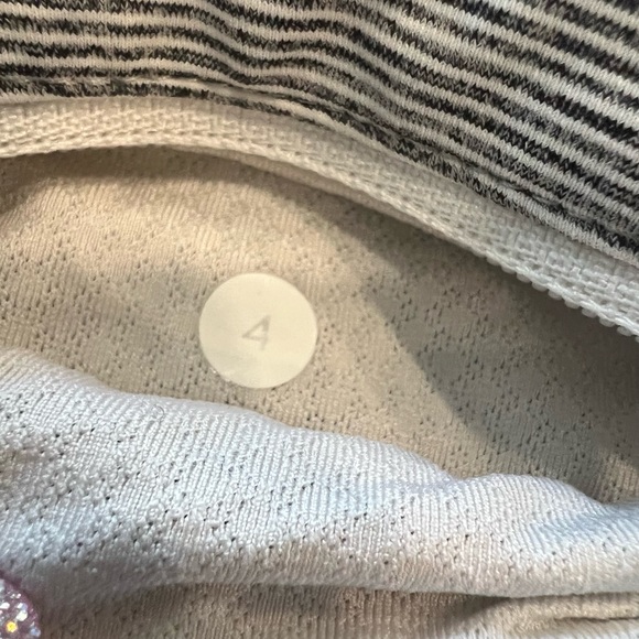 Lululemon Run Enegy Skirt/ Short Size 4 . - Picture 7 of 11